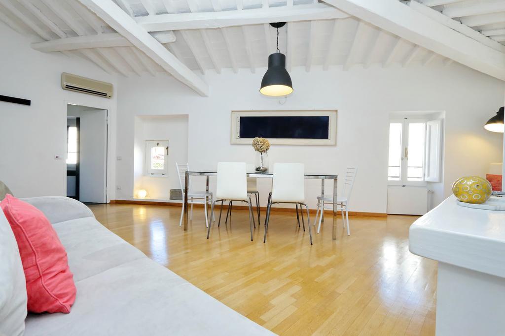 Romeloft Coronari Charming Lägenhet